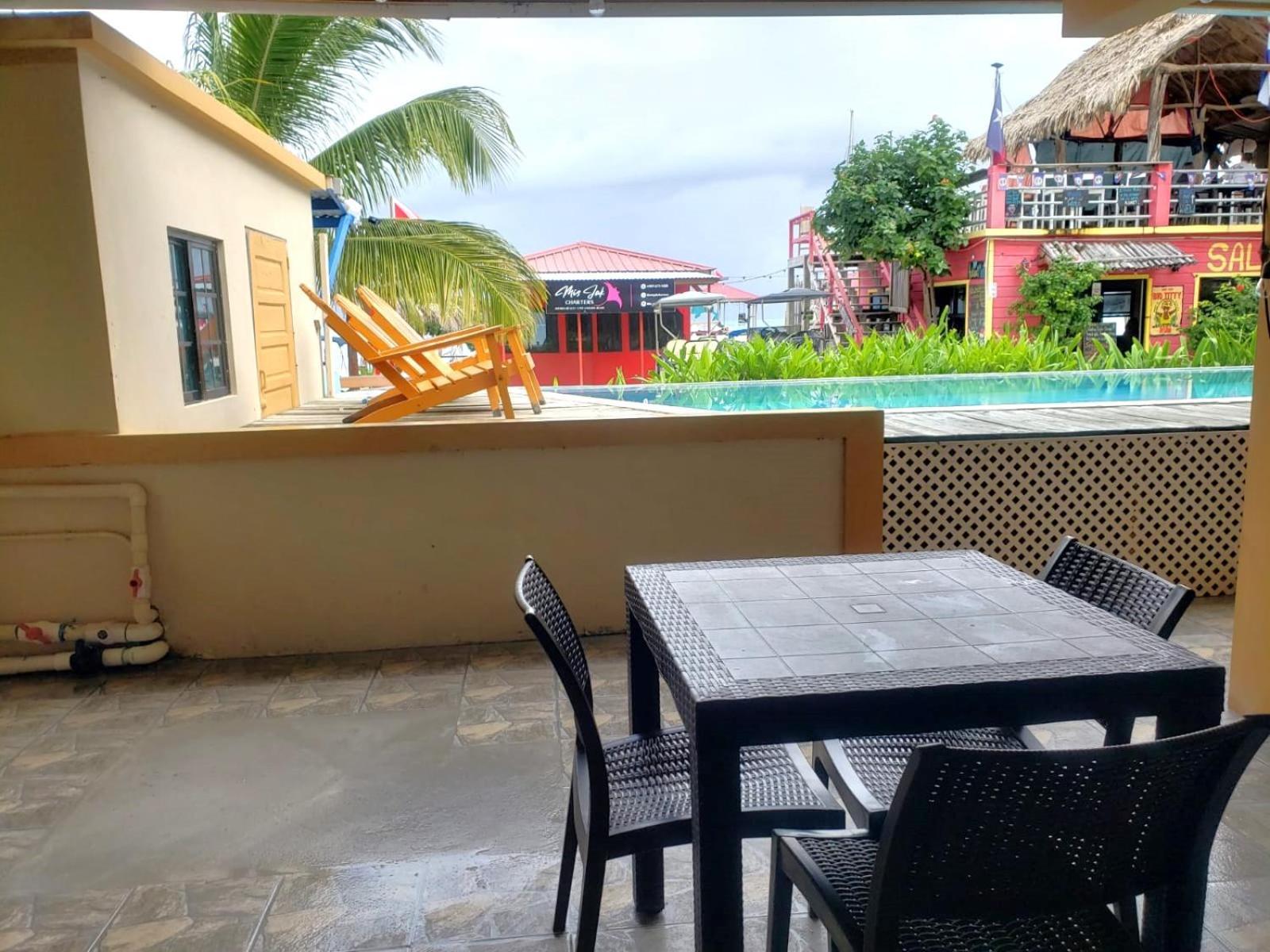 Beach Side Condos Caye Caulker By Ccvh Exterior photo